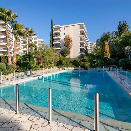 Luckey Homes - Avenue Montrose Apartament